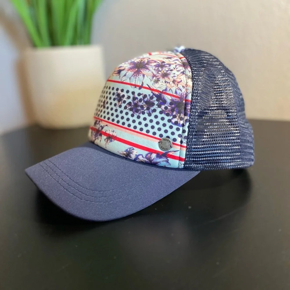 Womens Roxy hat - Picture 2 of 2